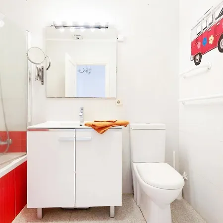 Holiday home Lovely 2-bed House With Pool And Sea-view