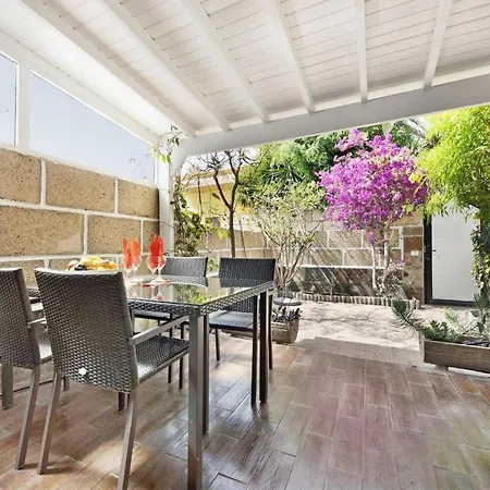 Holiday home Lovely 2-bed House With Pool And Sea-view Chayofa